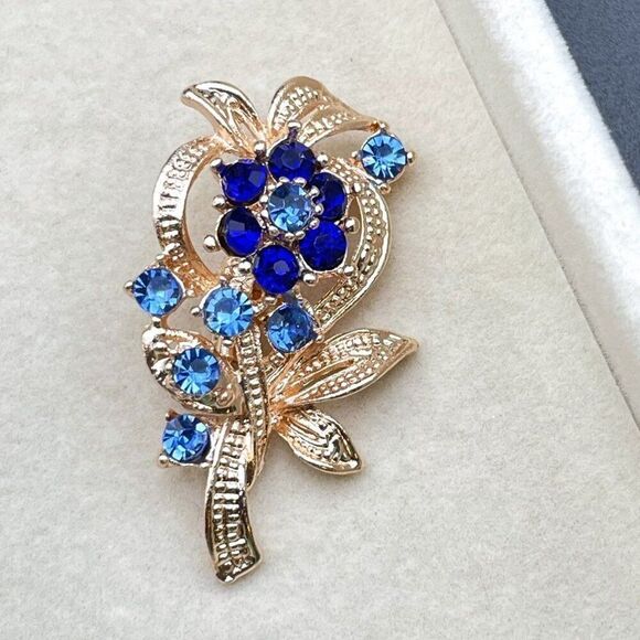 Rose Gold with Dark and Light Blue Sapphire Flower and Leaf Pin Back Brooch - Picture 3 of 10